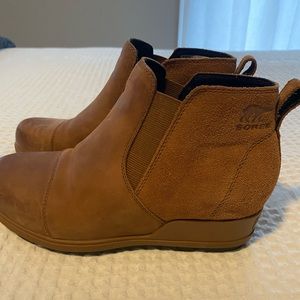 Sorel boots…like new! They have been worn maybe 3 times. I paid $150 asking $85.